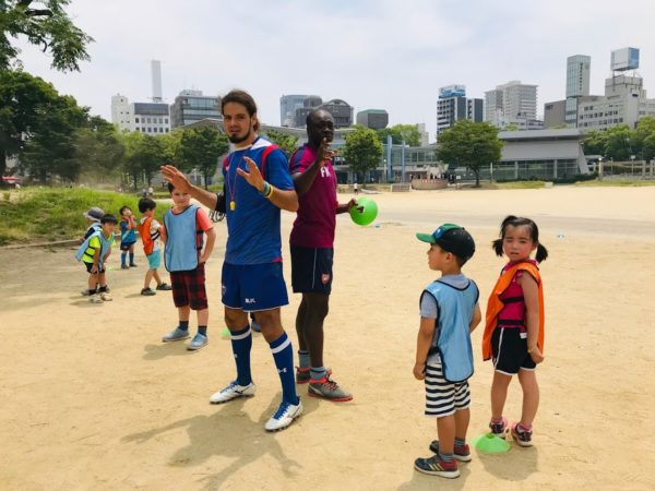 英語サッカー　大阪